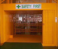 ลิฟท์บรรทุกราคาประหยัดสามารถขึ้นลงไปพร้อมลิฟท์ได้เลยมีความปลอดภัยสูง